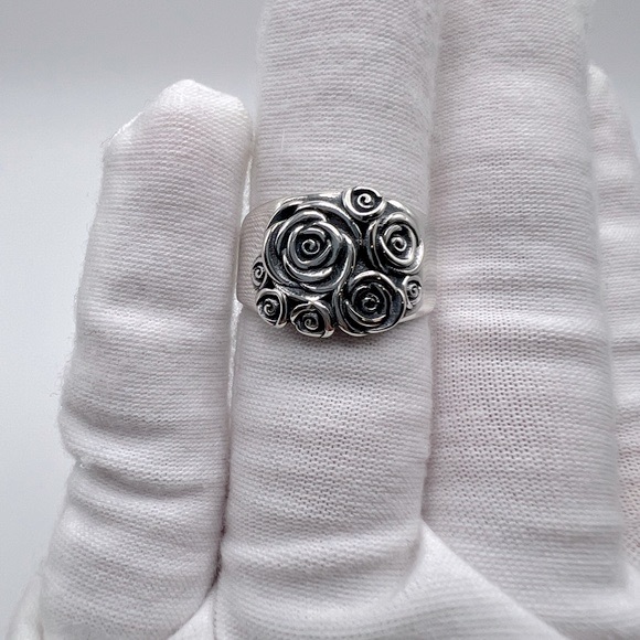 .925 Sterling Silver Roses Ring - Picture 15 of 17